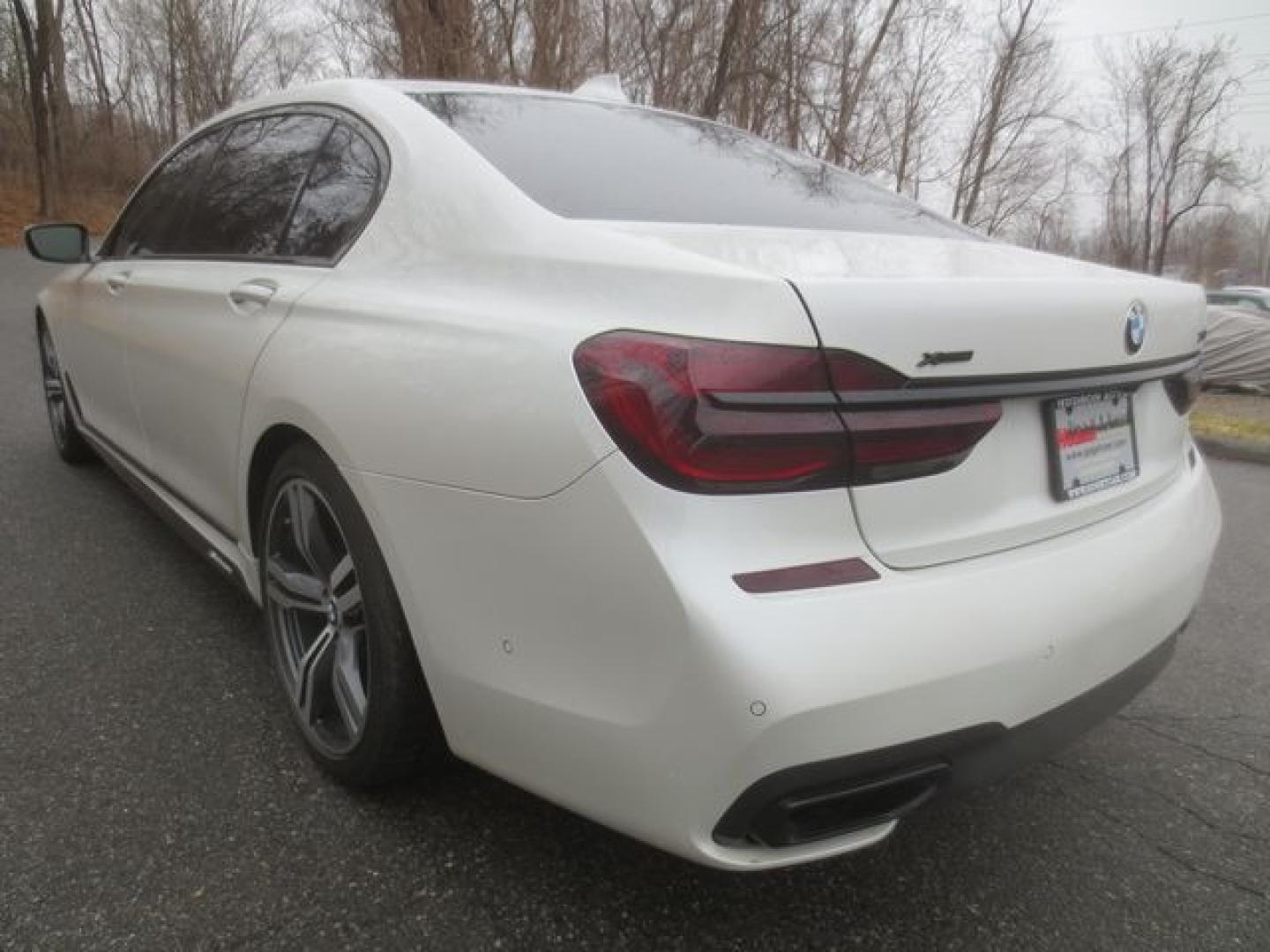 2016 White /Brown BMW 7-Series 750i xDrive (WBA7F2C5XGG) with an 4.4L V8 DOHC 32V engine, 8A transmission, located at 270 US Route 6, Mahopac, NY, 10541, (845) 621-0895, 41.349022, -73.755280 - Photo#4