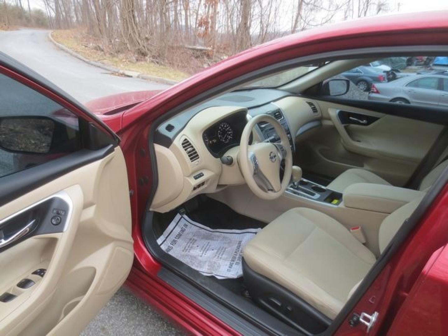 2015 Red /Tan Nissan Altima 2.5 S (1N4AL3AP4FC) with an 2.5L L4 DOHC 16V engine, Automatic transmission, located at 270 US Route 6, Mahopac, NY, 10541, (845) 621-0895, 41.349022, -73.755280 - Photo#6