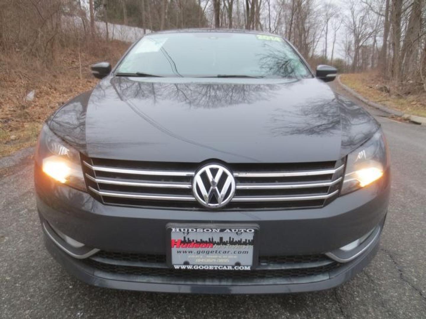 2014 Gray /Gray Volkswagen Passat 1.8T SE AT PZEV (1VWBT7A33EC) with an 4CYL1.8L TURBO engine, 6-Speed Automatic transmission, located at 270 US Route 6, Mahopac, NY, 10541, (845) 621-0895, 41.349022, -73.755280 - Photo#2