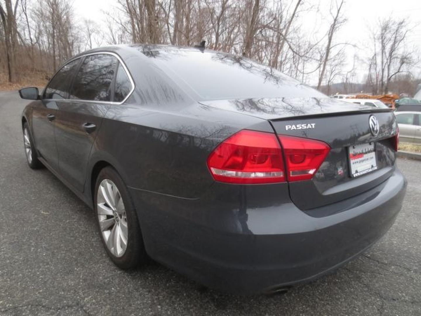 2014 Gray /Gray Volkswagen Passat 1.8T SE AT PZEV (1VWBT7A33EC) with an 4CYL1.8L TURBO engine, 6-Speed Automatic transmission, located at 270 US Route 6, Mahopac, NY, 10541, (845) 621-0895, 41.349022, -73.755280 - Photo#4
