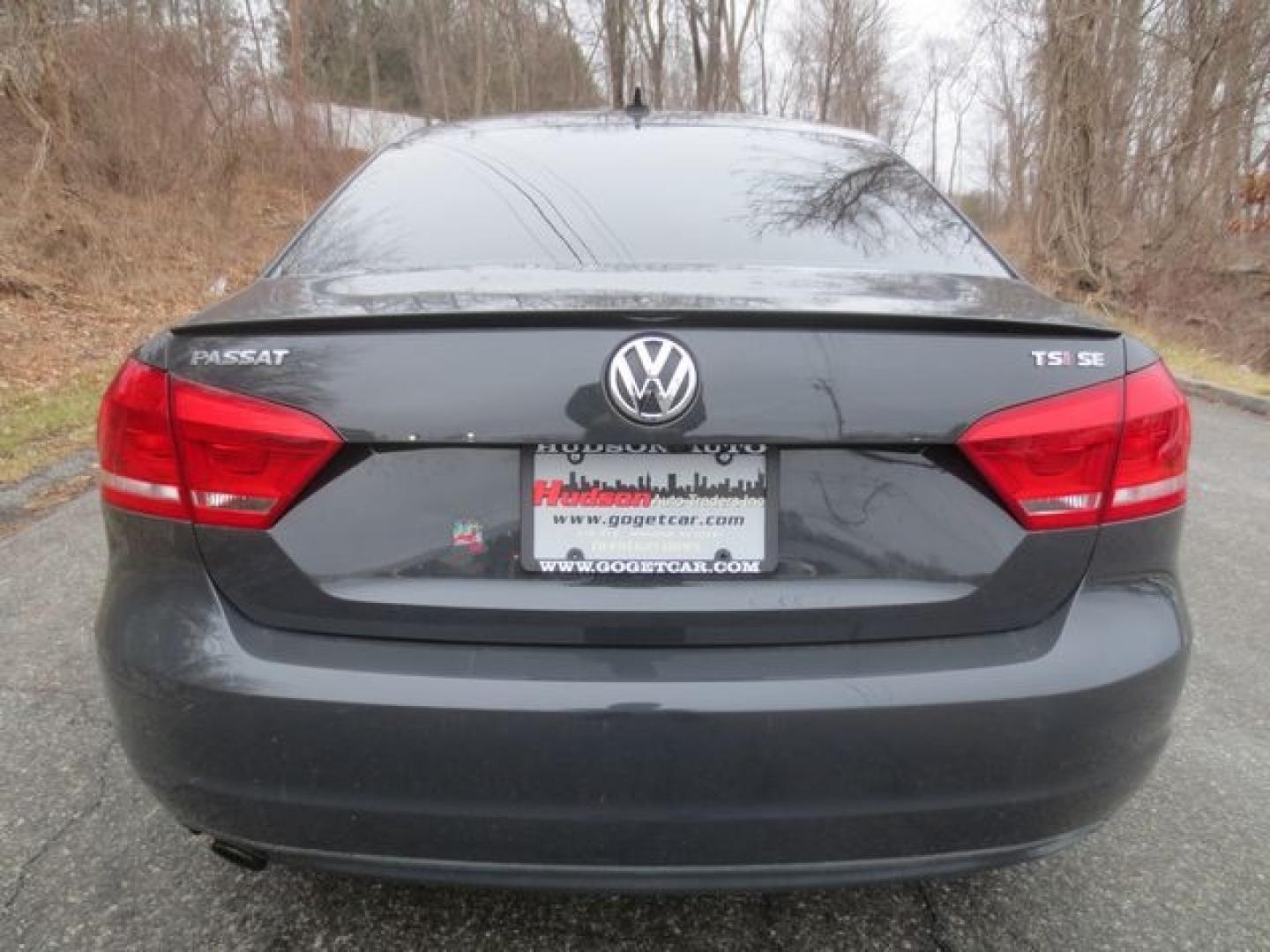 2014 Gray /Gray Volkswagen Passat 1.8T SE AT PZEV (1VWBT7A33EC) with an 4CYL1.8L TURBO engine, 6-Speed Automatic transmission, located at 270 US Route 6, Mahopac, NY, 10541, (845) 621-0895, 41.349022, -73.755280 - Photo#5