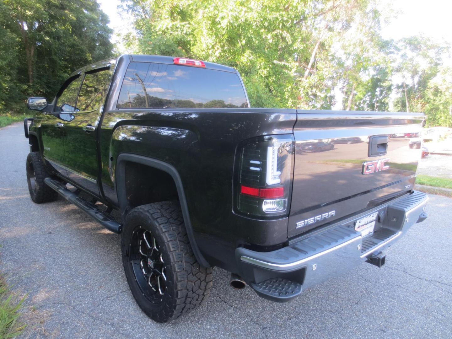 2014 Gray /Tan GMC Sierra 1500 SLT Crew Cab 4WD (3GTU2VEC8EG) with an 5.3L V8 OHV 16V engine, 6-Speed Automatic transmission, located at 270 US Route 6, Mahopac, NY, 10541, (845) 621-0895, 41.349022, -73.755280 - Photo#4