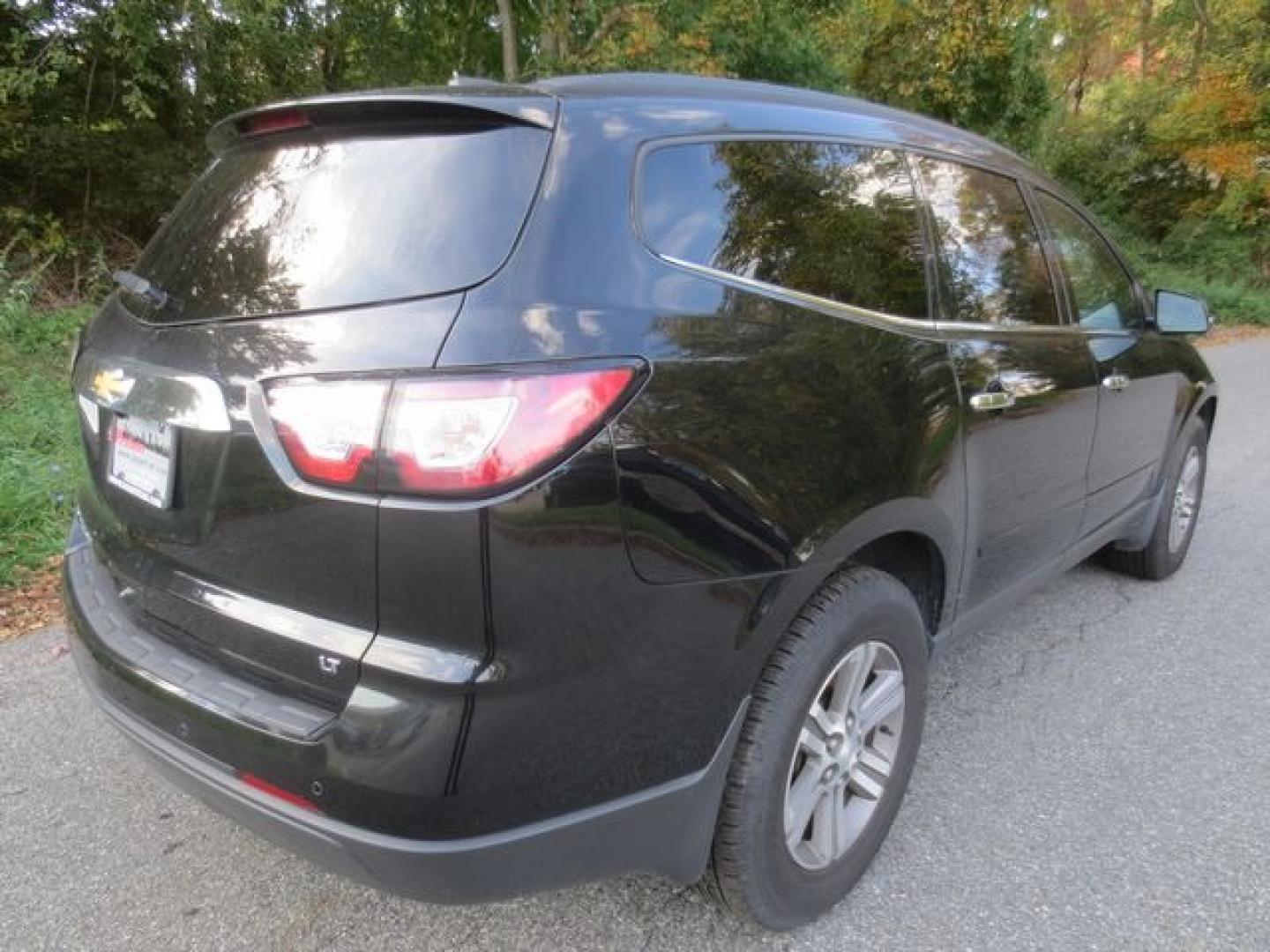 2017 Black /Black Chevrolet Traverse LT (1GNKVGKD8HJ) with an 3.6L V6 engine, 6A transmission, located at 270 US Route 6, Mahopac, NY, 10541, (845) 621-0895, 41.349022, -73.755280 - Photo#3