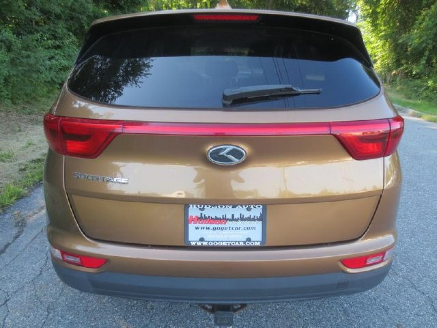 2017 Tan /Black Kia Sportage LX AWD (KNDPMCAC4H7) with an 2.4L V6 DOHC 24V engine, 6A transmission, located at 270 US Route 6, Mahopac, NY, 10541, (845) 621-0895, 41.349022, -73.755280 - Photo#5