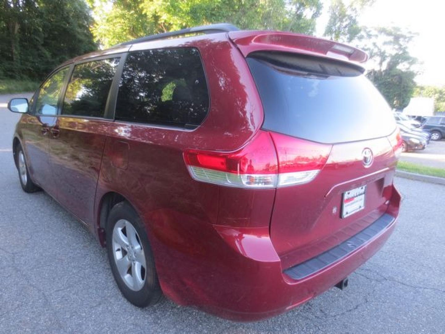 2012 Red /Gray Toyota Sienna LE (5TDKK3DC3CS) with an 3.5L v6 engine, Automatic transmission, located at 270 US Route 6, Mahopac, NY, 10541, (845) 621-0895, 41.349022, -73.755280 - Photo#4