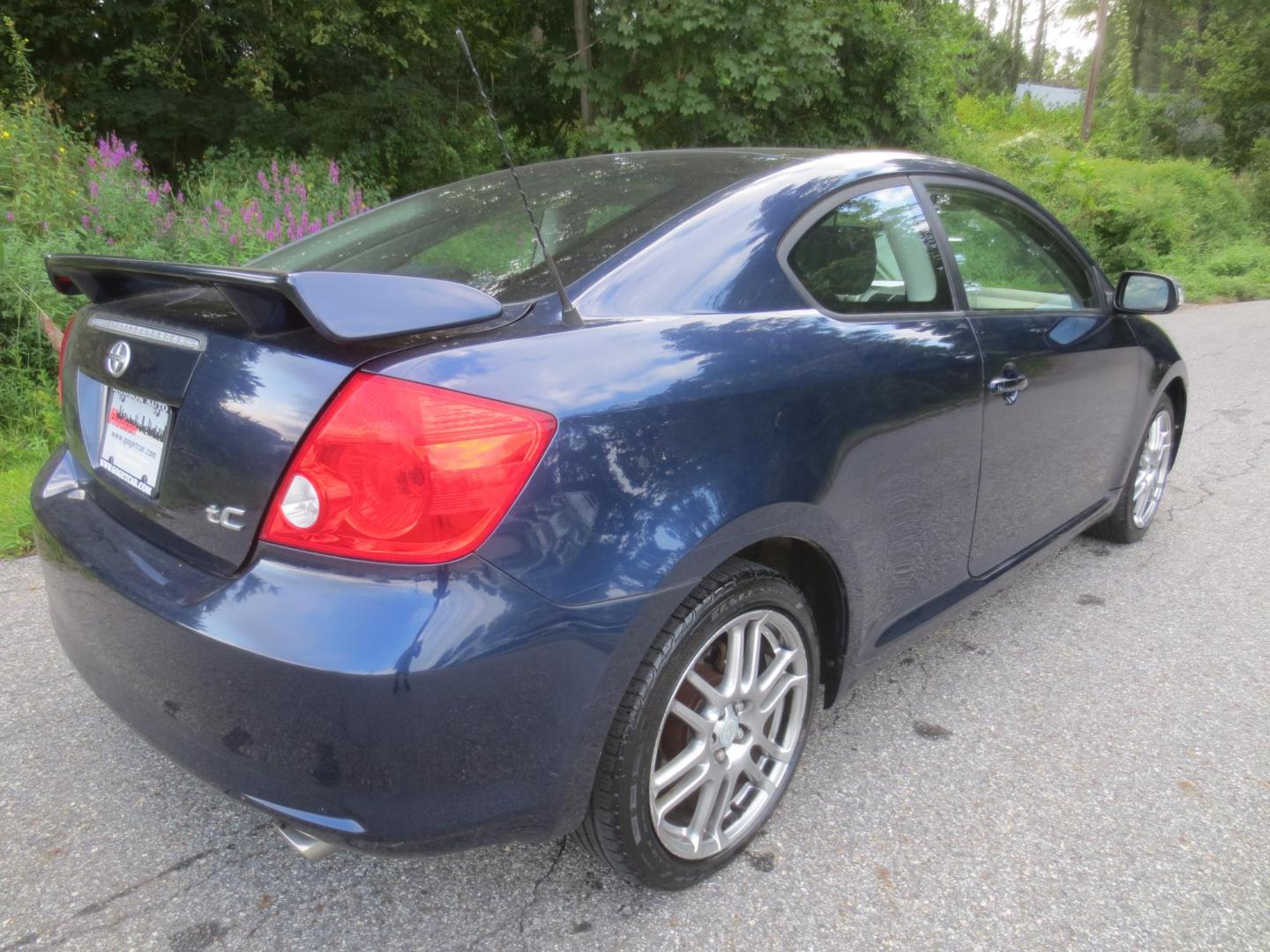 2006 Blue /Black Scion tC Sport Coupe (JTKDE177660) with an 2.4L L4 DOHC 16V engine, 5speed manual transmission, located at 270 US Route 6, Mahopac, NY, 10541, (845) 621-0895, 41.349022, -73.755280 - Photo#3