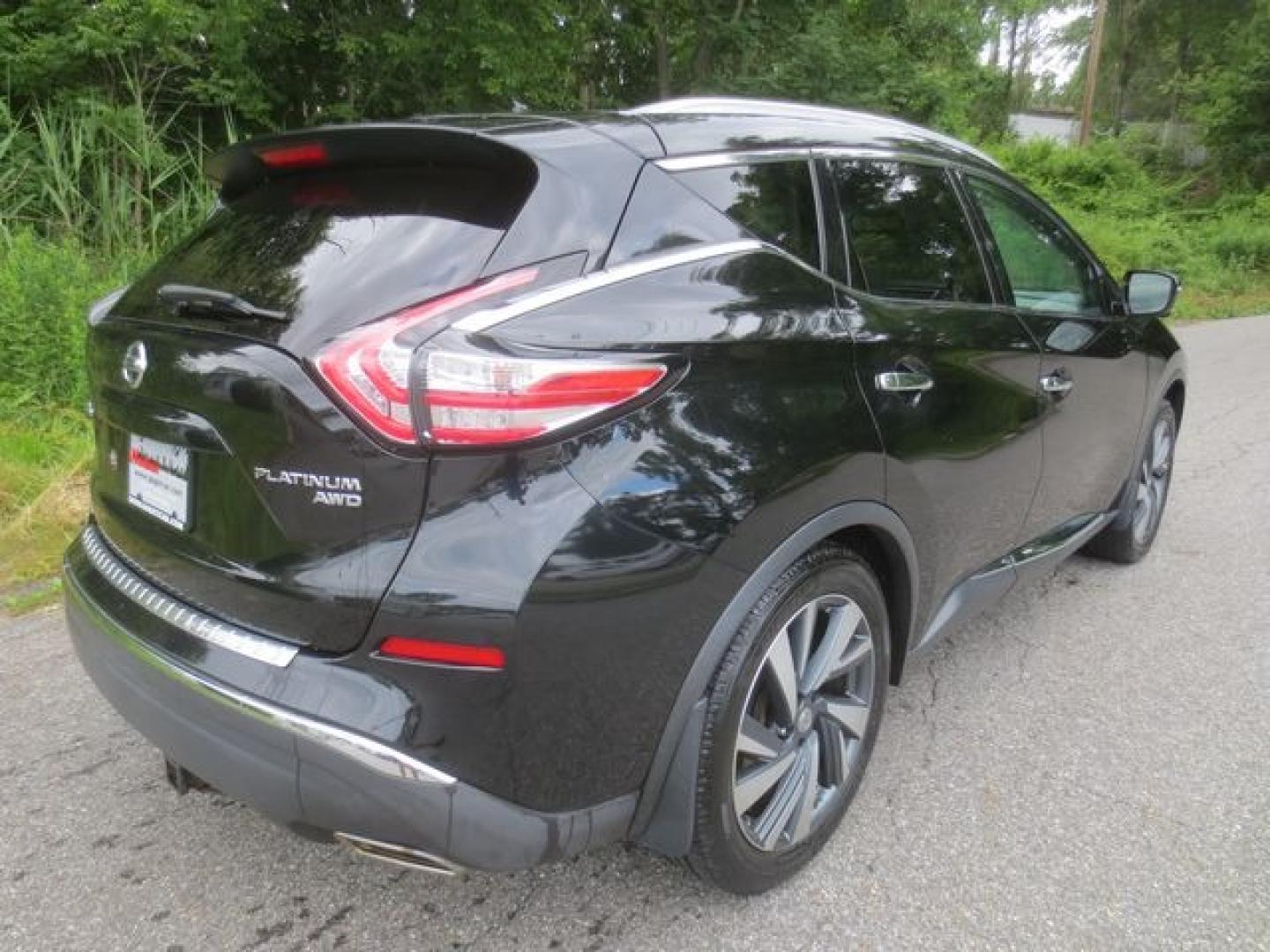 2015 Black /Beige Nissan Murano Platinum (5N1AZ2MH2FN) with an 3.5L V6 DOHC 24V engine, Continuously Variable Transmission transmission, located at 270 US Route 6, Mahopac, NY, 10541, (845) 621-0895, 41.349022, -73.755280 - Photo#3