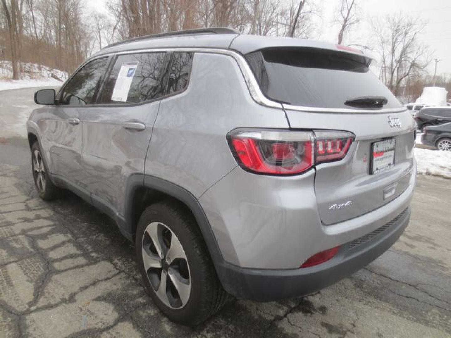 2018 Gray /Black Jeep Compass Sport 4WD (3C4NJDBB9JT) with an 2.4L L4 DOHC 16V engine, Automatic transmission, located at 270 US Route 6, Mahopac, NY, 10541, (845) 621-0895, 41.349022, -73.755280 - Photo#4