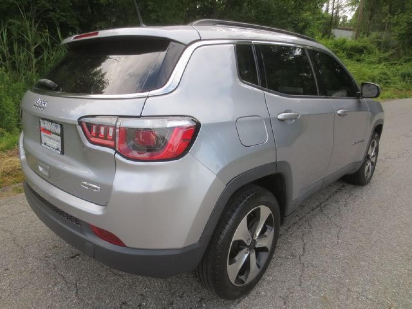 2018 Gray /Black Jeep Compass Sport 4WD (3C4NJDBB9JT) with an 2.4L L4 DOHC 16V engine, Automatic transmission, located at 270 US Route 6, Mahopac, NY, 10541, (845) 621-0895, 41.349022, -73.755280 - Photo#3