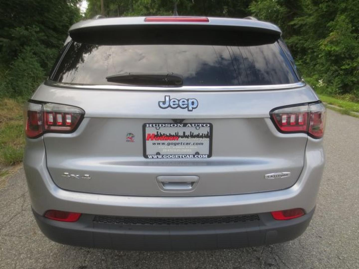 2018 Gray /Black Jeep Compass Sport 4WD (3C4NJDBB9JT) with an 2.4L L4 DOHC 16V engine, Automatic transmission, located at 270 US Route 6, Mahopac, NY, 10541, (845) 621-0895, 41.349022, -73.755280 - Photo#5