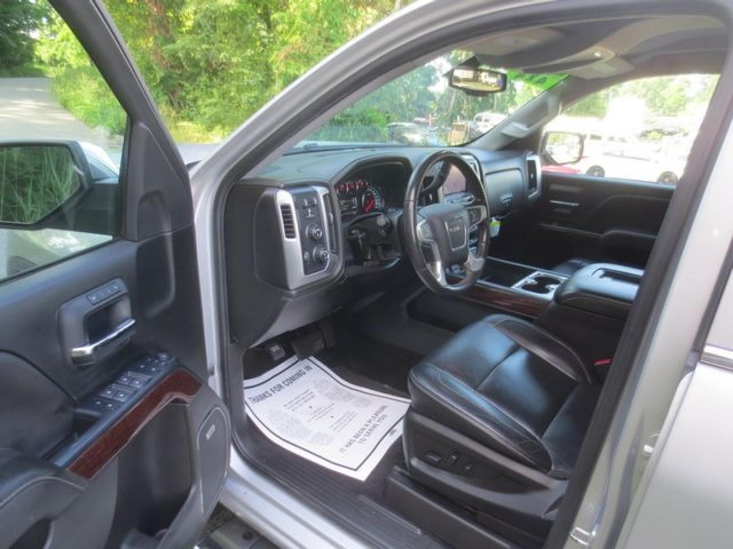 2018 Silver /Black GMC Sierra 1500 SLT Crew Cab Short Box 4WD (3GTU2NEC9JG) with an 5.3L V8 OHV 16V engine, Automatic transmission, located at 270 US Route 6, Mahopac, NY, 10541, (845) 621-0895, 41.349022, -73.755280 - Photo#6