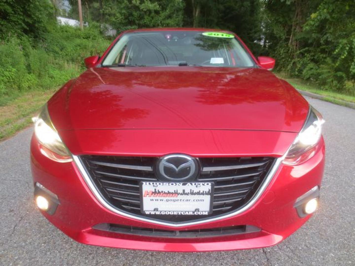 2015 Red /Black Mazda MAZDA3 S Grand Touring (JM1BM1M37F1) with an 2.5L L4 DOHC 16V engine, 6-Speed Automatic transmission, located at 270 US Route 6, Mahopac, NY, 10541, (845) 621-0895, 41.349022, -73.755280 - Photo#2