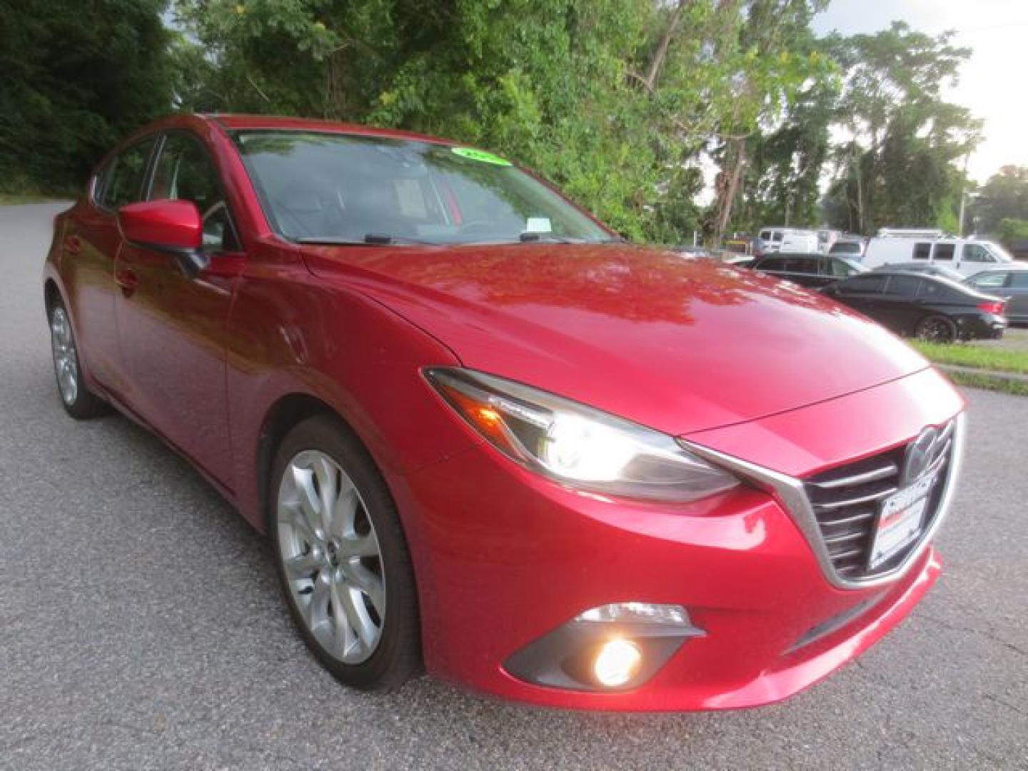 2015 Red /Black Mazda MAZDA3 S Grand Touring (JM1BM1M37F1) with an 2.5L L4 DOHC 16V engine, 6-Speed Automatic transmission, located at 270 US Route 6, Mahopac, NY, 10541, (845) 621-0895, 41.349022, -73.755280 - Photo#1