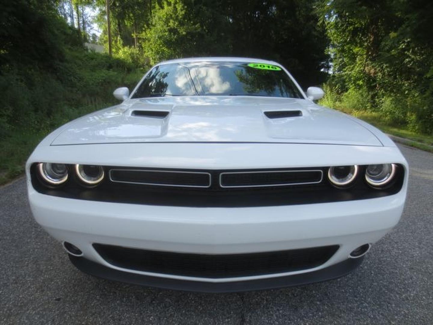 2016 White /Black Dodge Challenger SXT (2C3CDZAG5GH) with an 3.6L V6 DOHC 24V engine, Automatic transmission, located at 270 US Route 6, Mahopac, NY, 10541, (845) 621-0895, 41.349022, -73.755280 - Photo#2