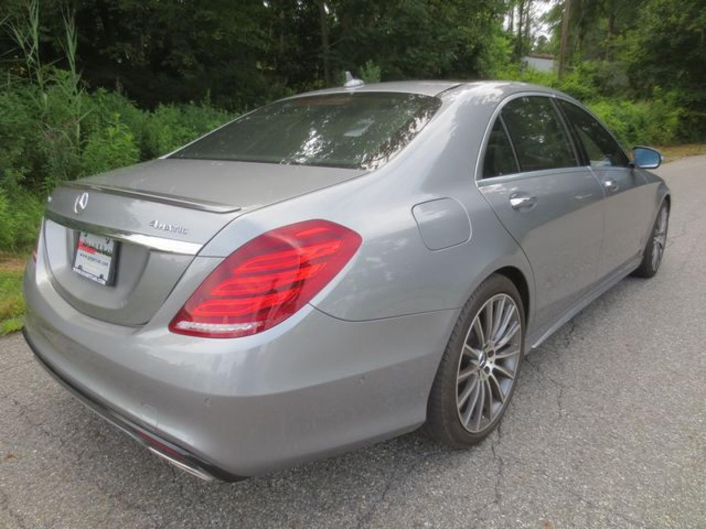 2014 Gray /Saddle Mercedes-Benz S-Class S550 4MATIC (WDDUG8FB6EA) with an 4.7L V8 DOHC 24V engine, 7-Speed Automatic transmission, located at 270 US Route 6, Mahopac, NY, 10541, (845) 621-0895, 41.349022, -73.755280 - Photo#2