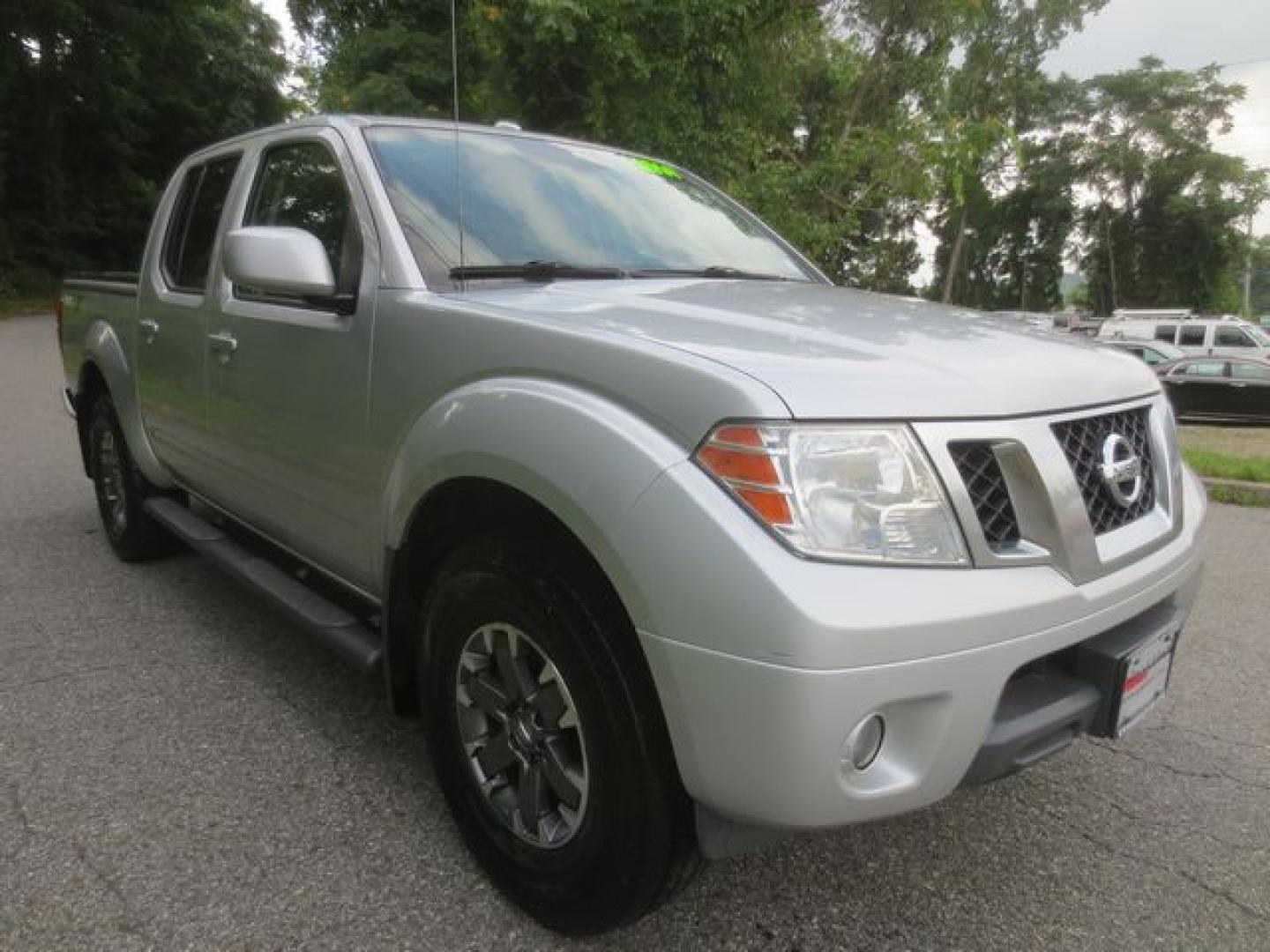 2014 /Gray Nissan Frontier PRO-4X (1N6AD0EVXEN) with an 4.0L V6 DOHC 24V engine, 5-Speed Automatic transmission, located at 270 US Route 6, Mahopac, NY, 10541, (845) 621-0895, 41.349022, -73.755280 - Photo#1