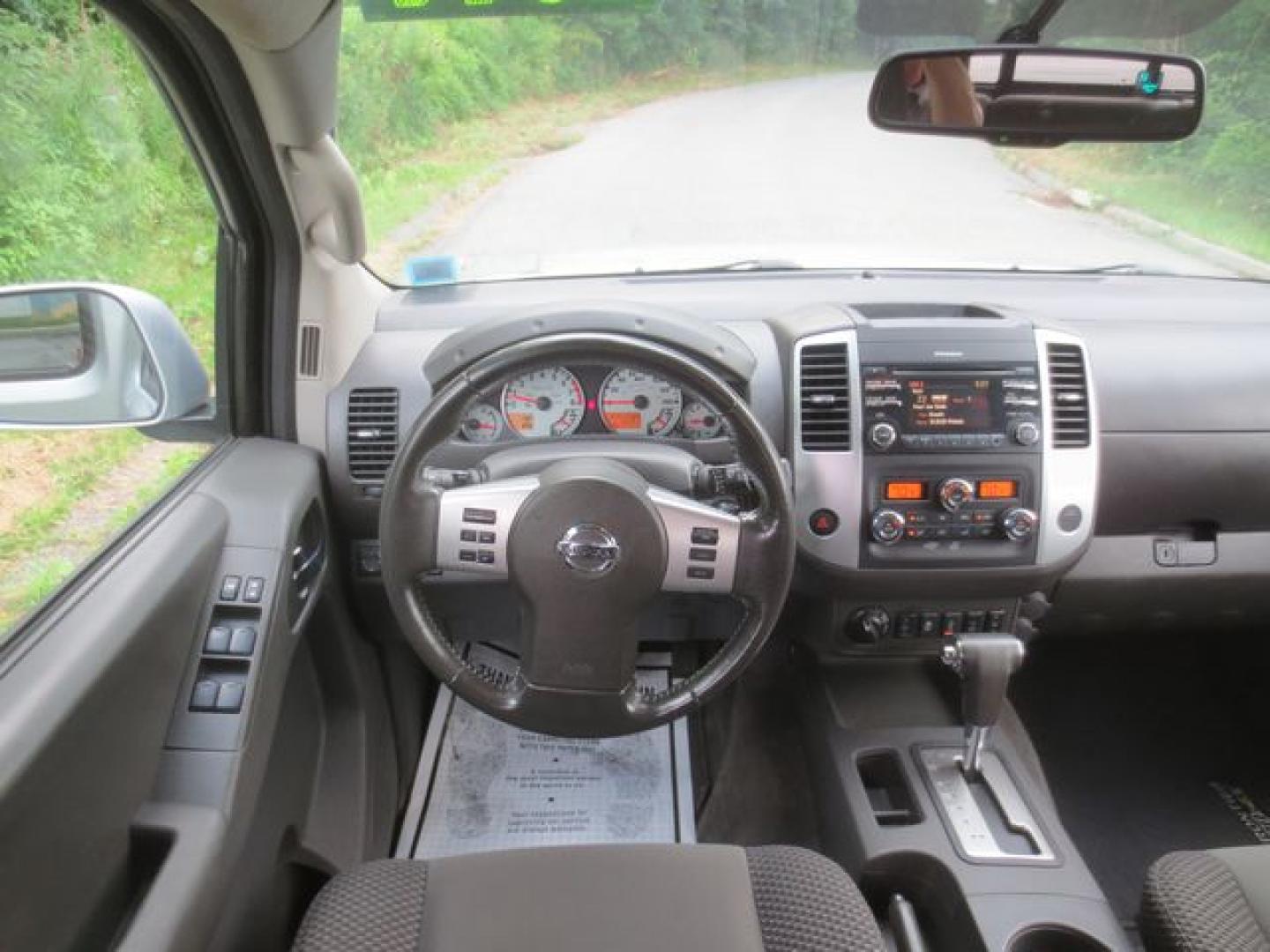 2014 /Gray Nissan Frontier PRO-4X (1N6AD0EVXEN) with an 4.0L V6 DOHC 24V engine, 5-Speed Automatic transmission, located at 270 US Route 6, Mahopac, NY, 10541, (845) 621-0895, 41.349022, -73.755280 - Photo#8