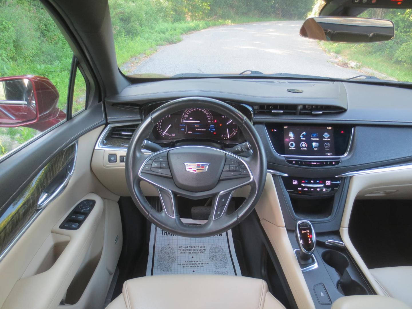 2017 /Tan Cadillac XT5 Base (1GYKNARS7HZ) with an 3.6L V6 DOHC 24V engine, 8A transmission, located at 270 US Route 6, Mahopac, NY, 10541, (845) 621-0895, 41.349022, -73.755280 - Photo#8