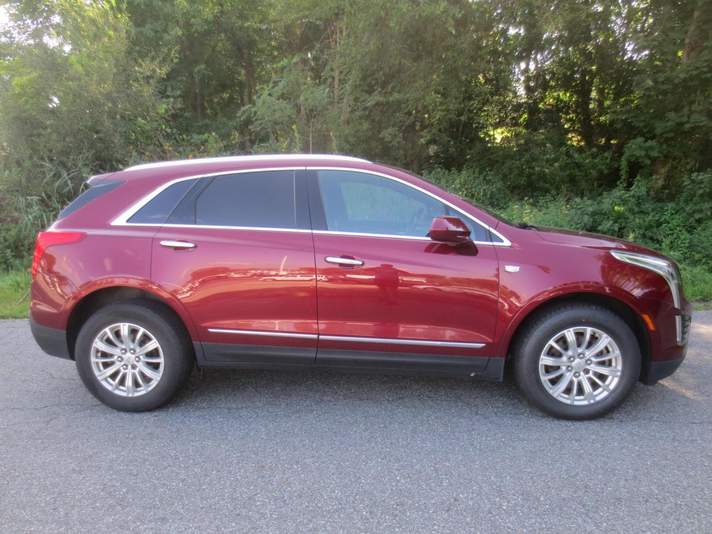 2017 /Tan Cadillac XT5 Base (1GYKNARS7HZ) with an 3.6L V6 DOHC 24V engine, 8A transmission, located at 270 US Route 6, Mahopac, NY, 10541, (845) 621-0895, 41.349022, -73.755280 - Photo#11