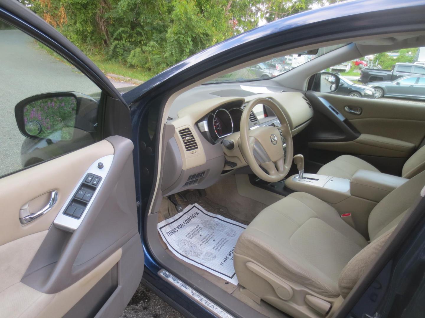 2010 /Tan Nissan Murano LE AWD (JN8AZ1MW1AW) with an 3.5L V6 DOHC 24V engine, Automatic transmission, located at 270 US Route 6, Mahopac, NY, 10541, (845) 621-0895, 41.349022, -73.755280 - Photo#6