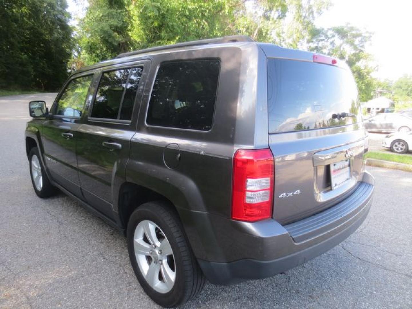 2016 Gray /Gray Jeep Patriot Latitude 4WD (1C4NJRFB1GD) with an 2.4L L4 DOHC 16V engine, Automatic transmission, located at 270 US Route 6, Mahopac, NY, 10541, (845) 621-0895, 41.349022, -73.755280 - Photo#4