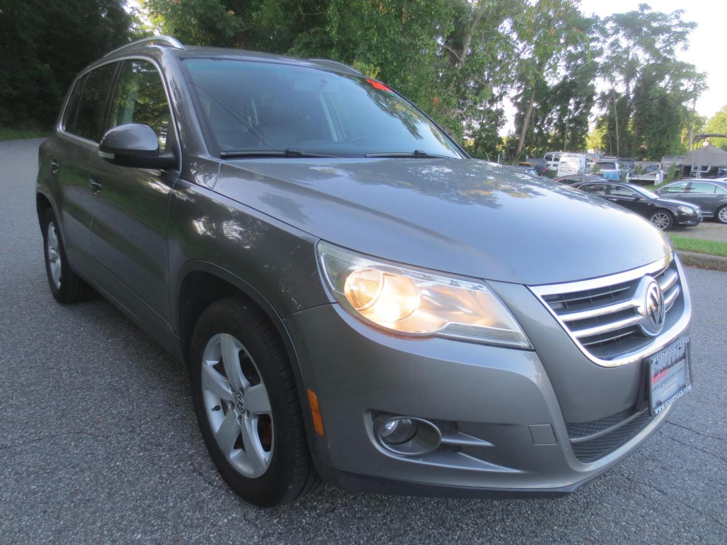 2010 Gray /Black Volkswagen Tiguan SE 4Motion (WVGBV7AX5AW) with an 2.0L L4 DOHC 16V TURBO engine, 6-Speed Automatic transmission, located at 270 US Route 6, Mahopac, NY, 10541, (845) 621-0895, 41.349022, -73.755280 - Photo#1