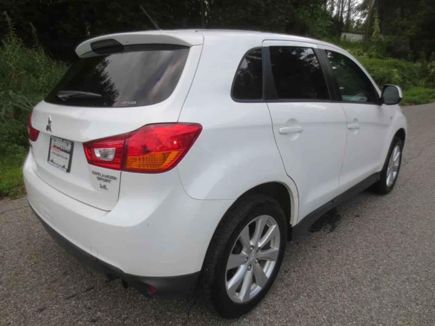 2015 White /Black Mitsubishi Outlander Sport ES (4A4AR3AW4FE) with an 2.4L L4 DOHC 16V engine, Automatic transmission, located at 270 US Route 6, Mahopac, NY, 10541, (845) 621-0895, 41.349022, -73.755280 - Photo#3