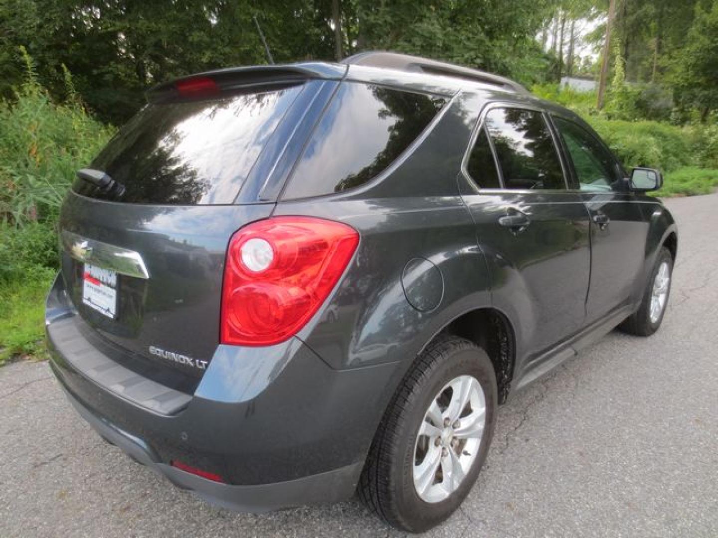 2014 Gray /Black Chevrolet Equinox 2LT (2GNFLGEK6E6) with an 2.4L L4 DOHC 16V FFV engine, 6-Speed Automatic transmission, located at 270 US Route 6, Mahopac, NY, 10541, (845) 621-0895, 41.349022, -73.755280 - Photo#3