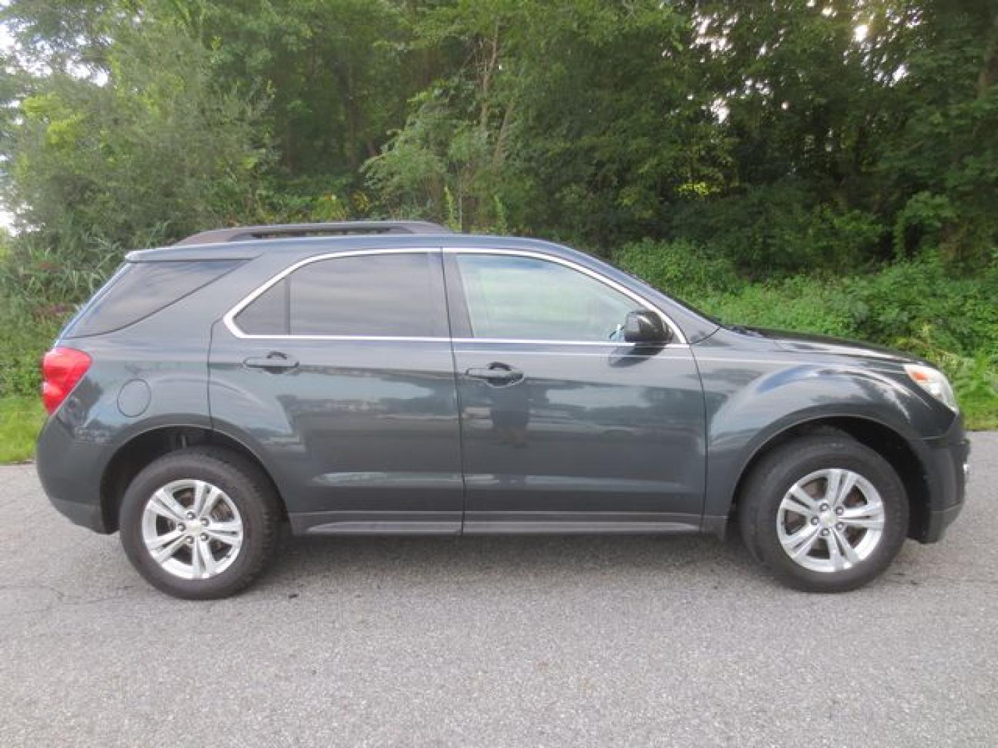 2014 Gray /Black Chevrolet Equinox 2LT (2GNFLGEK6E6) with an 2.4L L4 DOHC 16V FFV engine, 6-Speed Automatic transmission, located at 270 US Route 6, Mahopac, NY, 10541, (845) 621-0895, 41.349022, -73.755280 - Photo#10