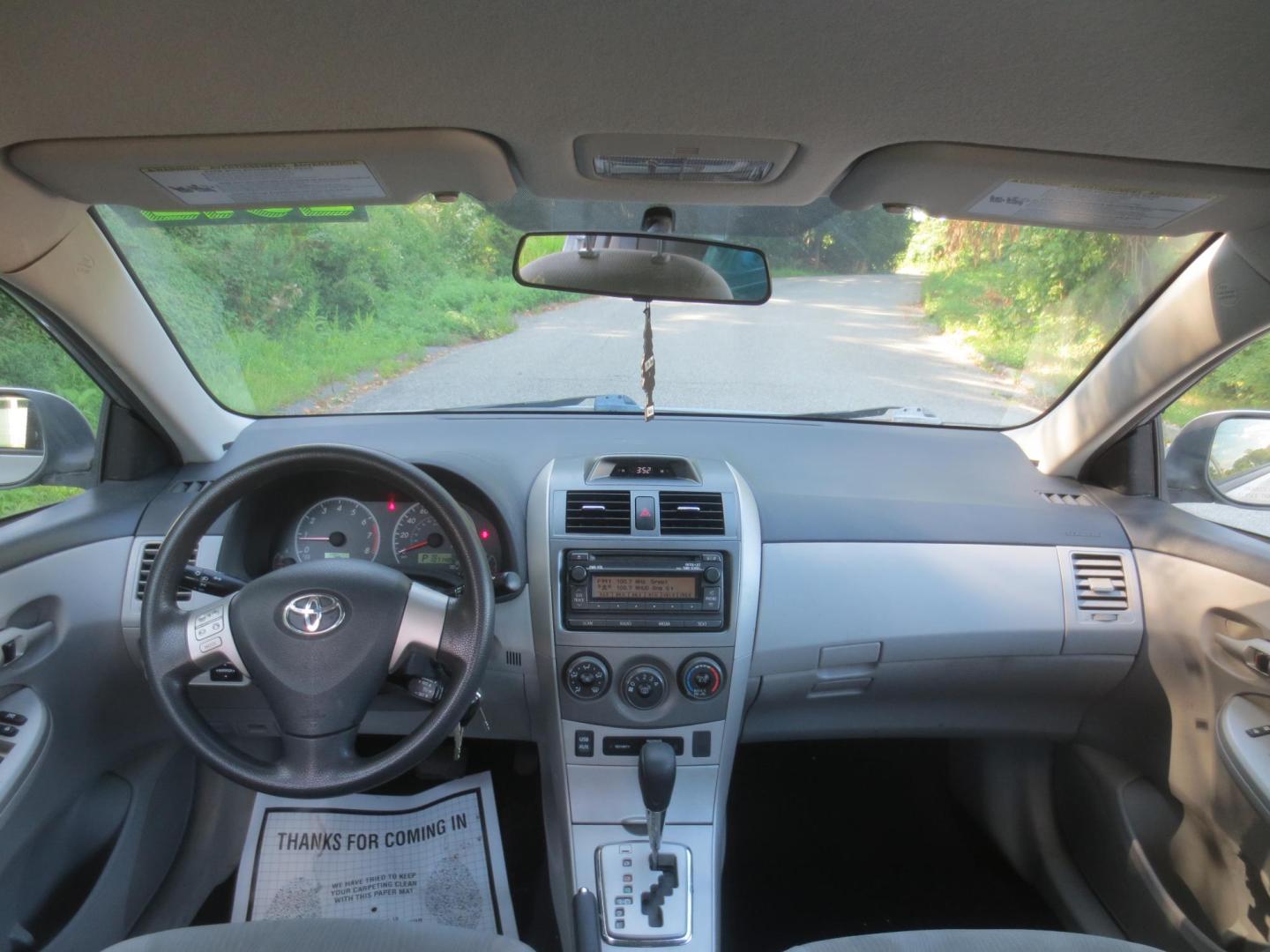 2012 Silver /Gray Toyota Corolla LE (2T1BU4EE8CC) with an 1.8L L4 DOHC 16V engine, Automatic transmission, located at 270 US Route 6, Mahopac, NY, 10541, (845) 621-0895, 41.349022, -73.755280 - Photo#8