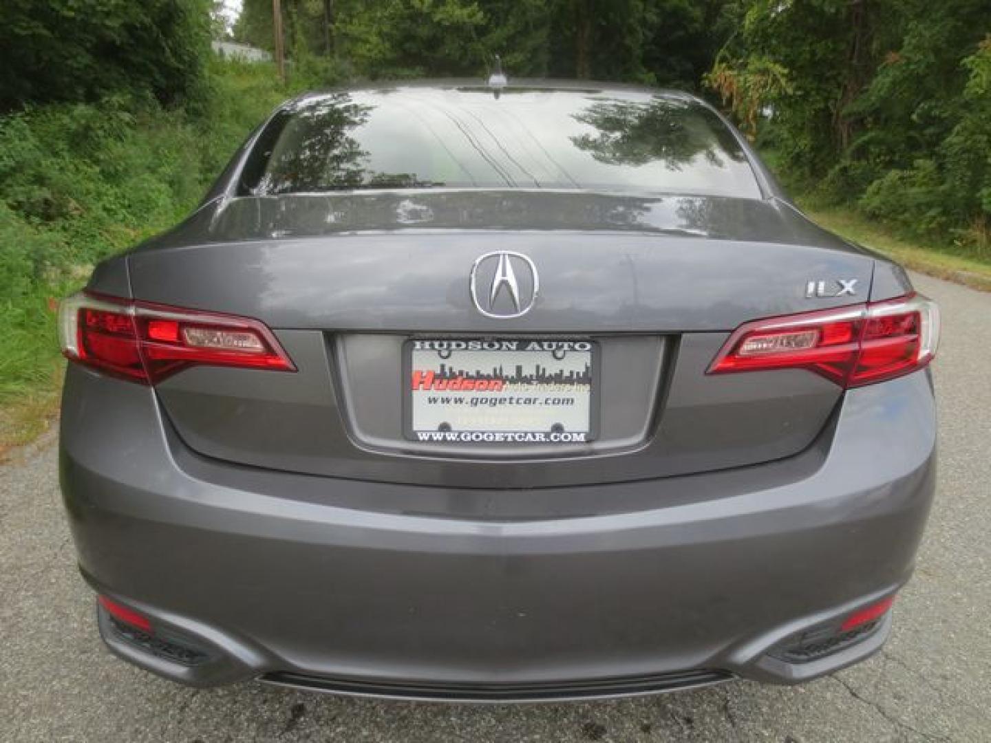 2017 Gray /Black Acura ILX AcuraWatch Plus Package (19UDE2F30HA) with an 2.0L L4 16V DOHC engine, Automatic transmission, located at 270 US Route 6, Mahopac, NY, 10541, (845) 621-0895, 41.349022, -73.755280 - Photo#5