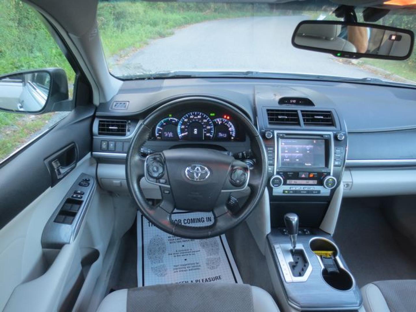 2014 Silver /Gray Toyota Camry Hybrid XLE (4T1BD1FK7EU) with an 2.5L L4 DOHC 16V HYBRID engine, Automatic transmission, located at 270 US Route 6, Mahopac, NY, 10541, (845) 621-0895, 41.349022, -73.755280 - Photo#9