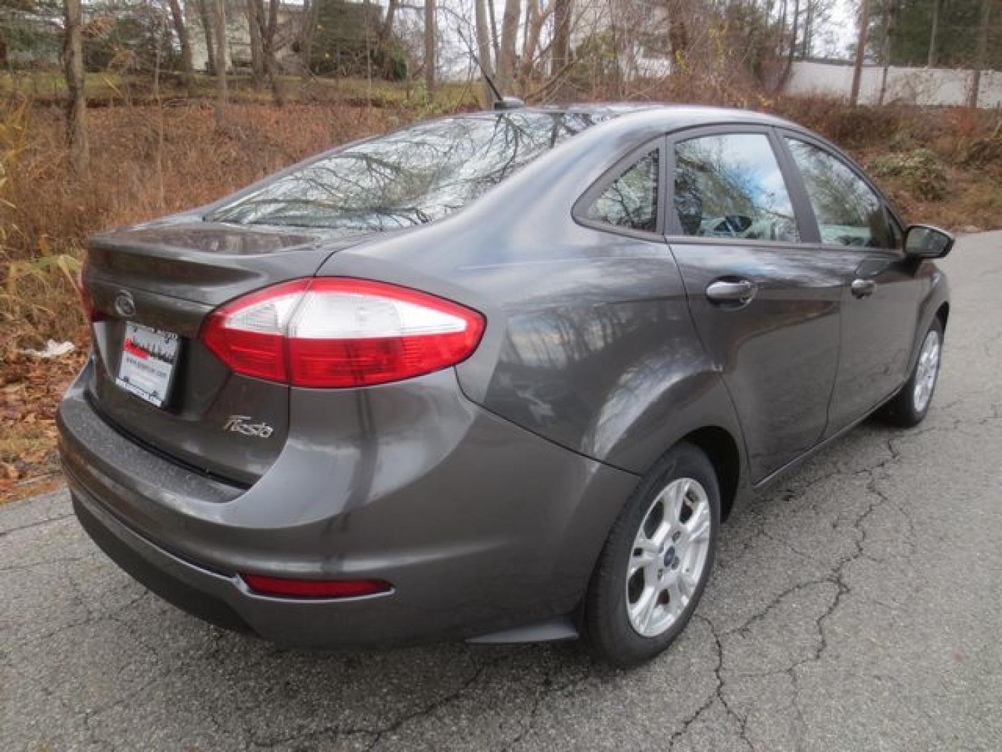 2016 Gray /Black Ford Fiesta SE (3FADP4BJ0GM) with an 1.6L L4 DOHC 16V engine, located at 270 US Route 6, Mahopac, NY, 10541, (845) 621-0895, 41.349022, -73.755280 - Photo#3