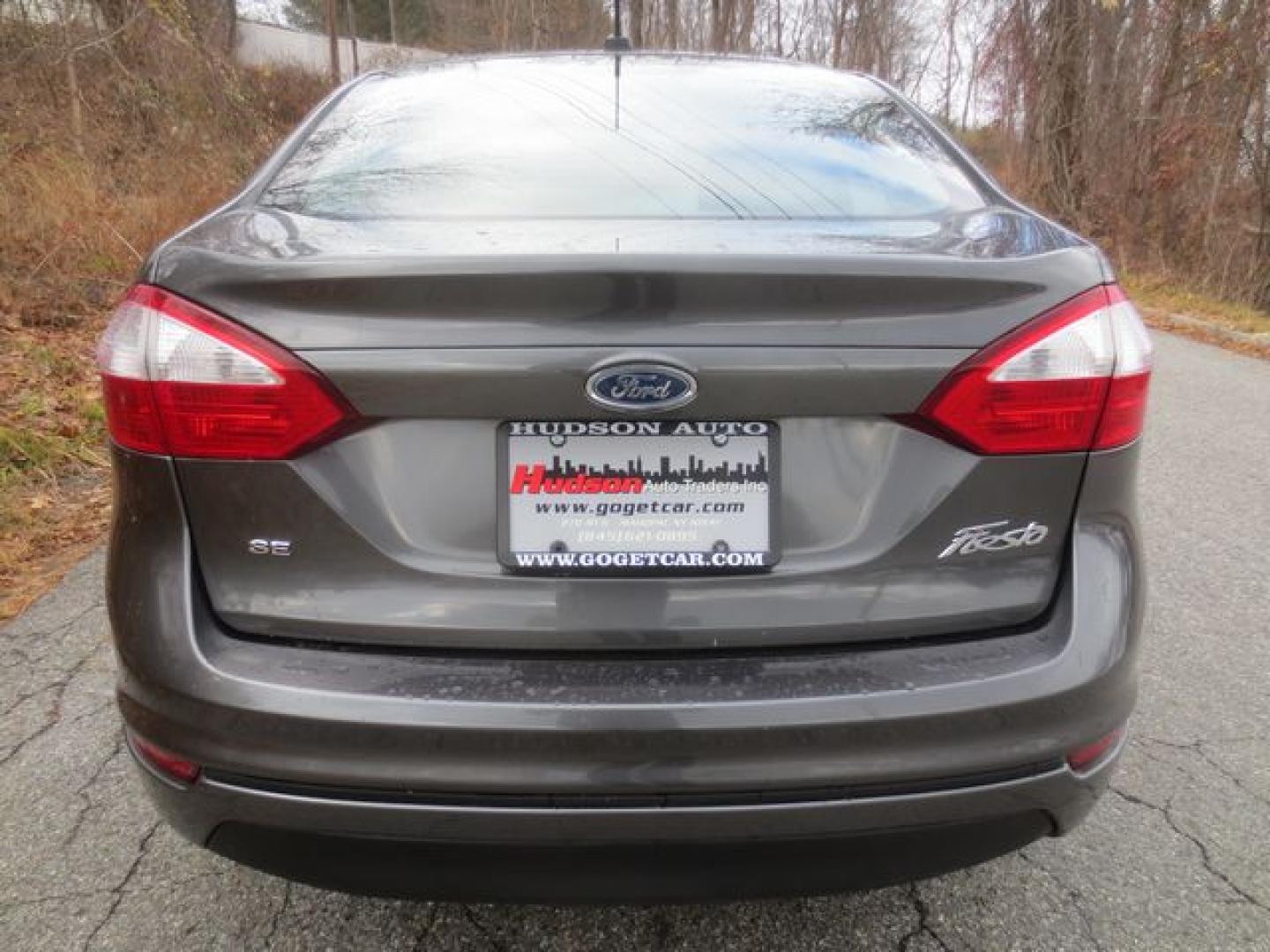 2016 Gray /Black Ford Fiesta SE (3FADP4BJ0GM) with an 1.6L L4 DOHC 16V engine, located at 270 US Route 6, Mahopac, NY, 10541, (845) 621-0895, 41.349022, -73.755280 - Photo#4