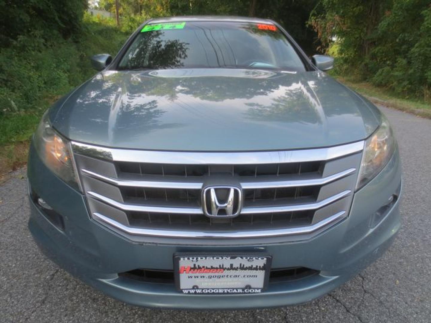 2010 Green /Black Honda Accord Crosstour EX-L 4WD (5J6TF2H50AL) with an 3.5L V6 SOHC 24V engine, 5-Speed Automatic transmission, located at 270 US Route 6, Mahopac, NY, 10541, (845) 621-0895, 41.349022, -73.755280 - Photo#2