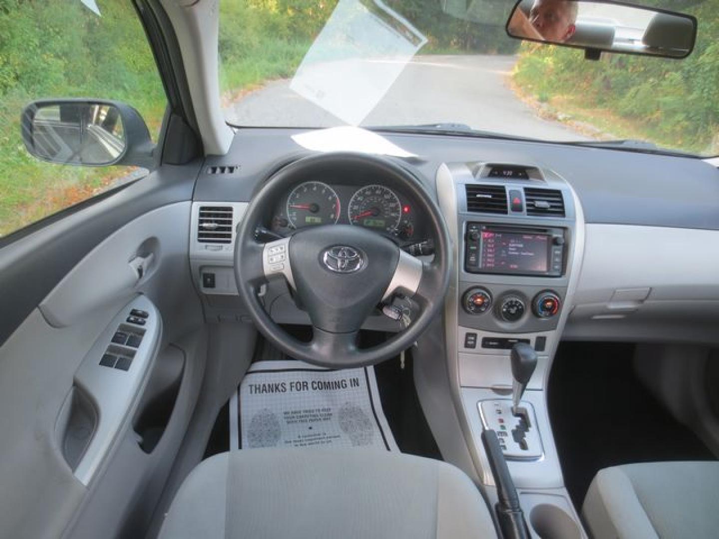 2013 Gray /Gray Toyota Corolla LE (2T1BU4EE7DC) with an 1.8L L4 DOHC 16V engine, Automatic transmission, located at 270 US Route 6, Mahopac, NY, 10541, (845) 621-0895, 41.349022, -73.755280 - Photo#8