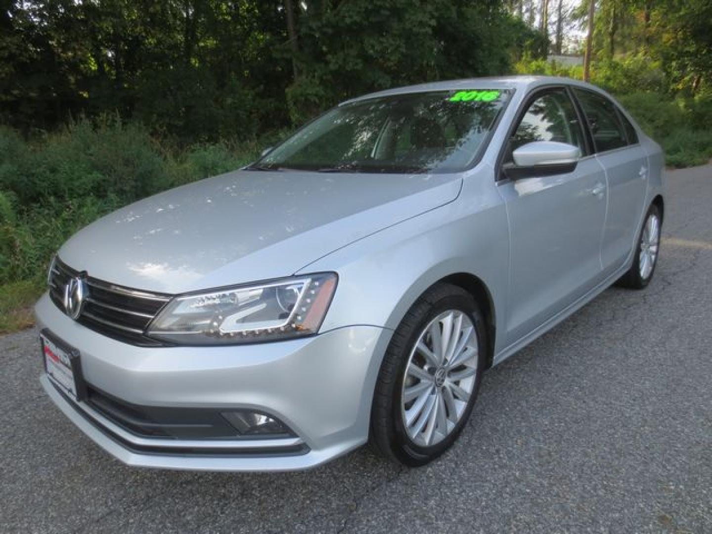 2016 Silver /Black Volkswagen Jetta SEL (3VWL17AJXGM) with an 1.8L L4 DOHC 20V engine, Automatic transmission, located at 270 US Route 6, Mahopac, NY, 10541, (845) 621-0895, 41.349022, -73.755280 - Photo#0