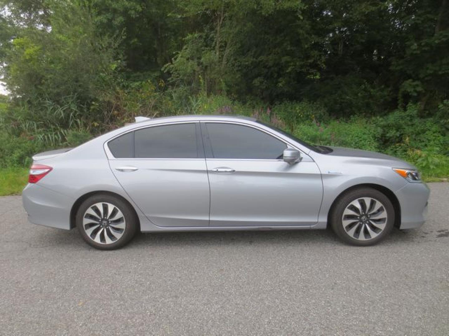 2017 Gray /Black Honda Accord Hybrid EX-L (JHMCR6F56HC) with an 2.0L L4 DOHC 16V HYBRID engine, Automatic transmission, located at 270 US Route 6, Mahopac, NY, 10541, (845) 621-0895, 41.349022, -73.755280 - Photo#10