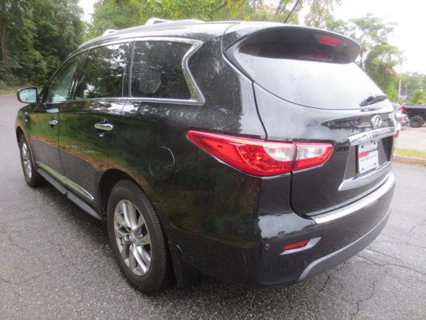 2014 Black /Black Infiniti JX Base AWD (5N1AL0MM0EC) with an 3.5L V6 DOHC 24V engine, Continuously Variable Transmission transmission, located at 270 US Route 6, Mahopac, NY, 10541, (845) 621-0895, 41.349022, -73.755280 - Photo#4