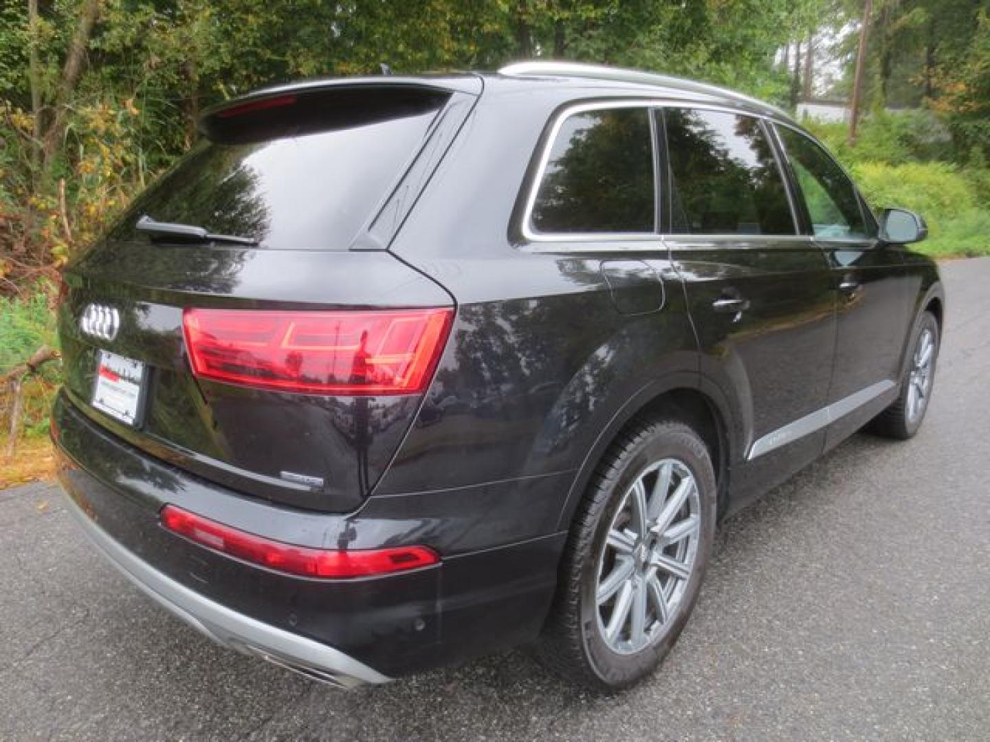 2019 Black /Black Audi Q7 2.0 Premium Plus (WA1LHAF71KD) with an 2.0L L4 DOHC 16V TURBO engine, Automatic 8 Speed transmission, located at 270 US Route 6, Mahopac, NY, 10541, (845) 621-0895, 41.349022, -73.755280 - Photo#3