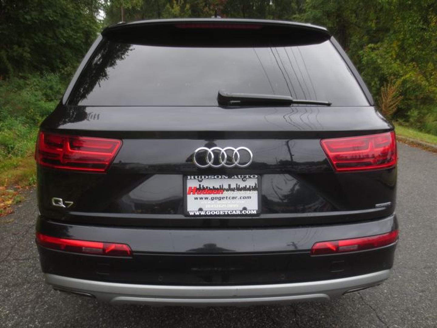 2019 Black /Black Audi Q7 2.0 Premium Plus (WA1LHAF71KD) with an 2.0L L4 DOHC 16V TURBO engine, Automatic 8 Speed transmission, located at 270 US Route 6, Mahopac, NY, 10541, (845) 621-0895, 41.349022, -73.755280 - Photo#5