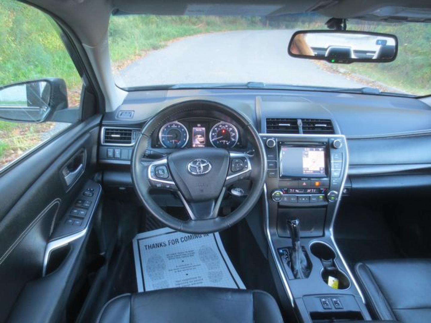 2016 Toyota Camry XLE (4T1BF1FKXGU) with an 2.5L L4 DOHC 16V engine, 6-Speed Automatic transmission, located at 270 US Route 6, Mahopac, NY, 10541, (845) 621-0895, 41.349022, -73.755280 - Photo#8