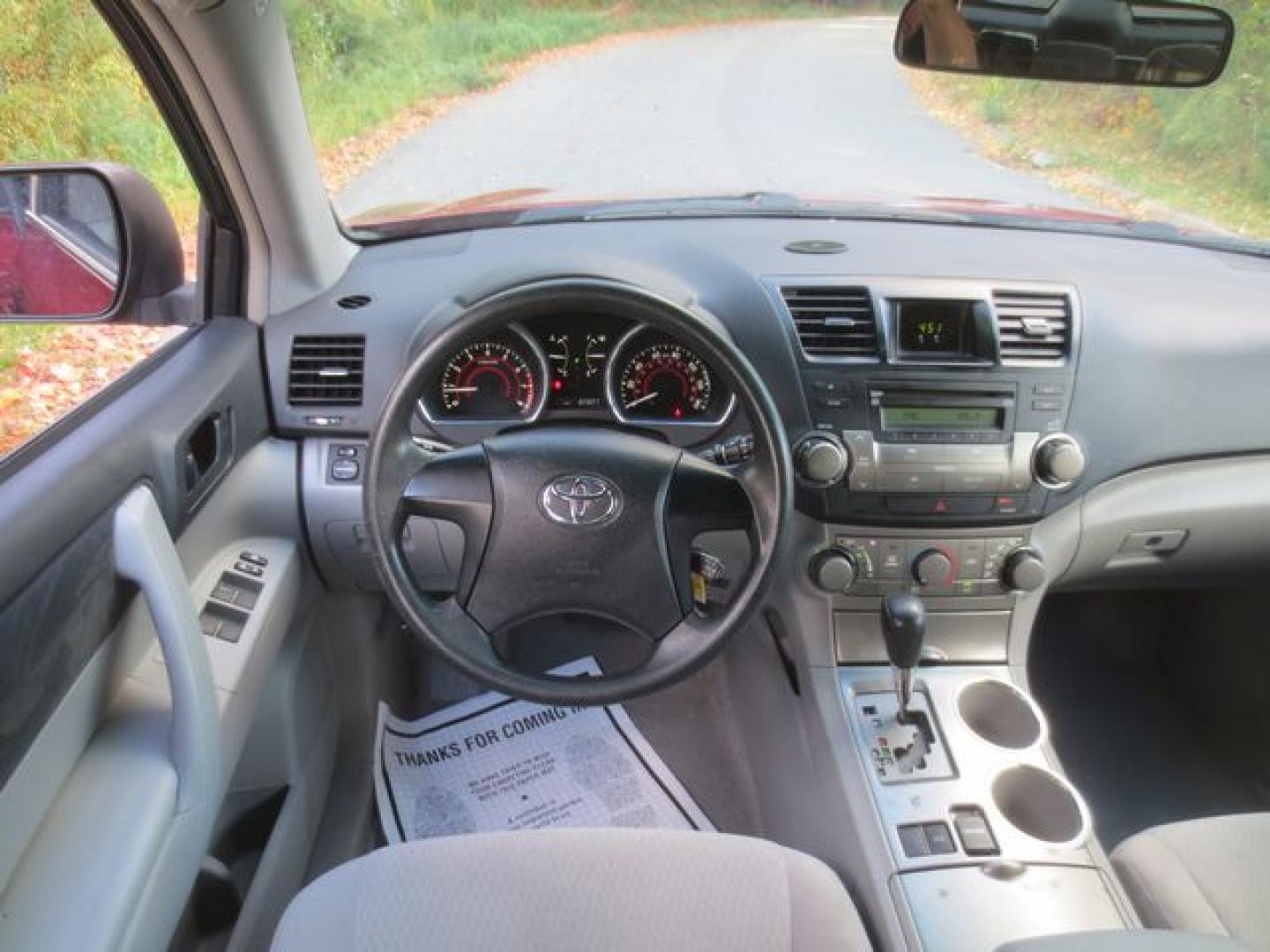 2008 Red /Gray Toyota Highlander Base (JTEDS41AX82) with an 3.5L V6 DOHC 24V engine, 5-Speed Automatic Overdrive transmission, located at 270 US Route 6, Mahopac, NY, 10541, (845) 621-0895, 41.349022, -73.755280 - Photo#8