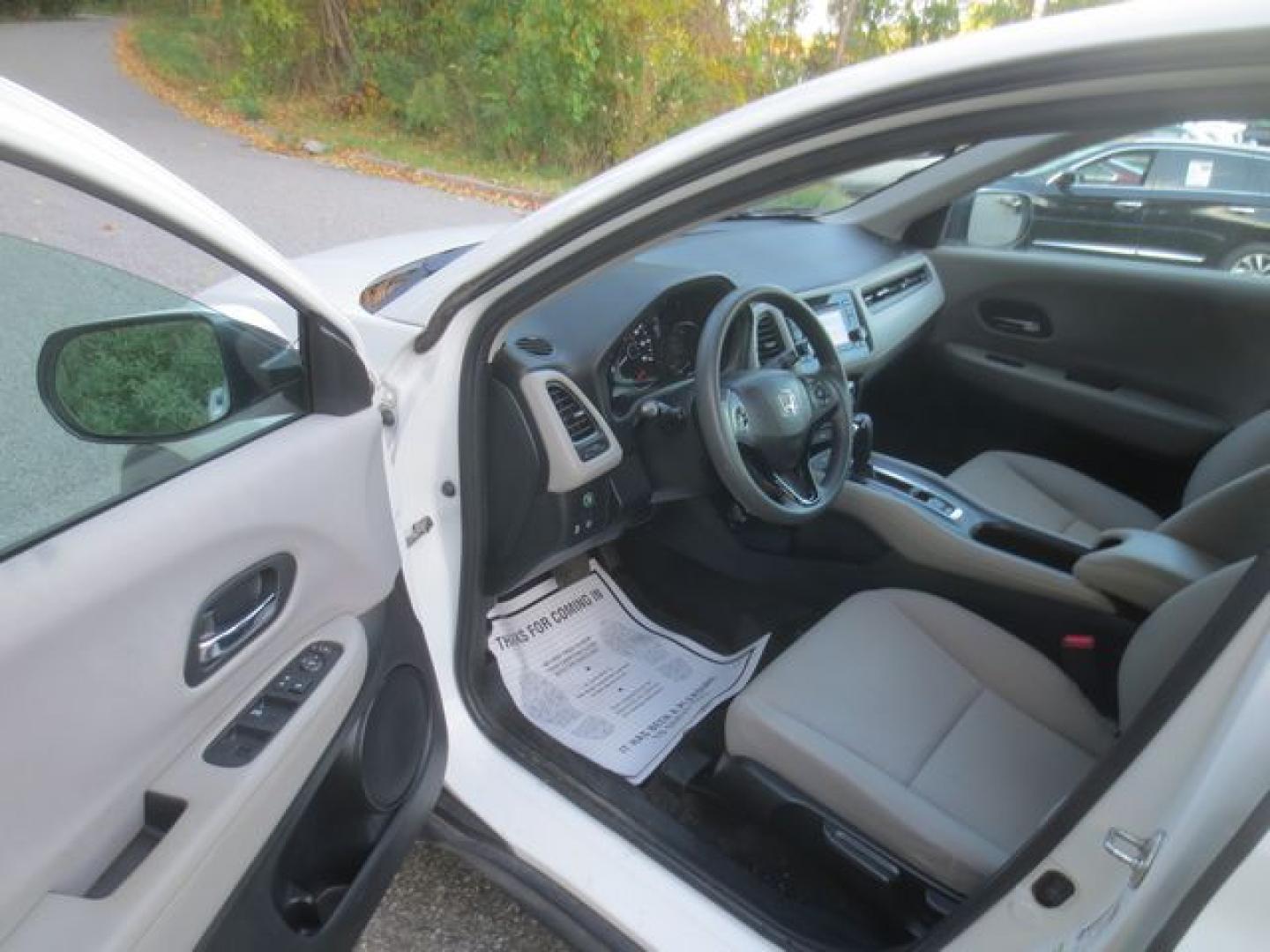 2016 White /Gray Honda HR-V LX (3CZRU6H36GM) with an 1.8L L4 DOHC 16V engine, 5-Speed Automatic transmission, located at 270 US Route 6, Mahopac, NY, 10541, (845) 621-0895, 41.349022, -73.755280 - Photo#6