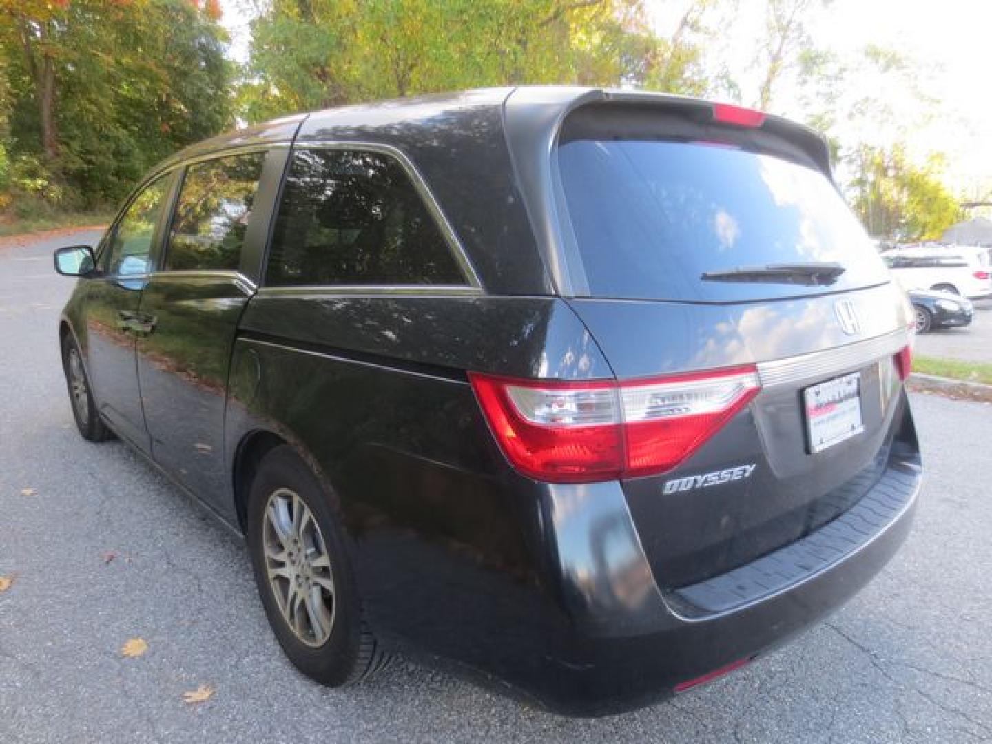 2012 Black /Gray Honda Odyssey EX-L (5FNRL5H64CB) with an 3.5L V6 SOHC 24V engine, 5-Speed Automatic transmission, located at 270 US Route 6, Mahopac, NY, 10541, (845) 621-0895, 41.349022, -73.755280 - Photo#4