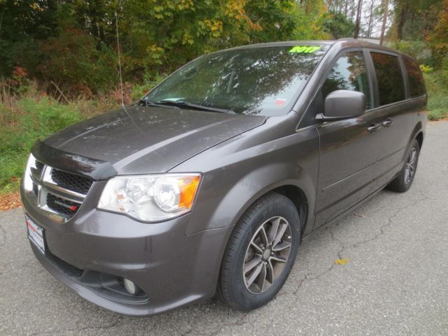 2017 Gray /Gray Dodge Grand Caravan SXT (2C4RDGCG0HR) with an 3.6L V6 DOHC 24V engine, 6A transmission, located at 270 US Route 6, Mahopac, NY, 10541, (845) 621-0895, 41.349022, -73.755280 - Photo#0