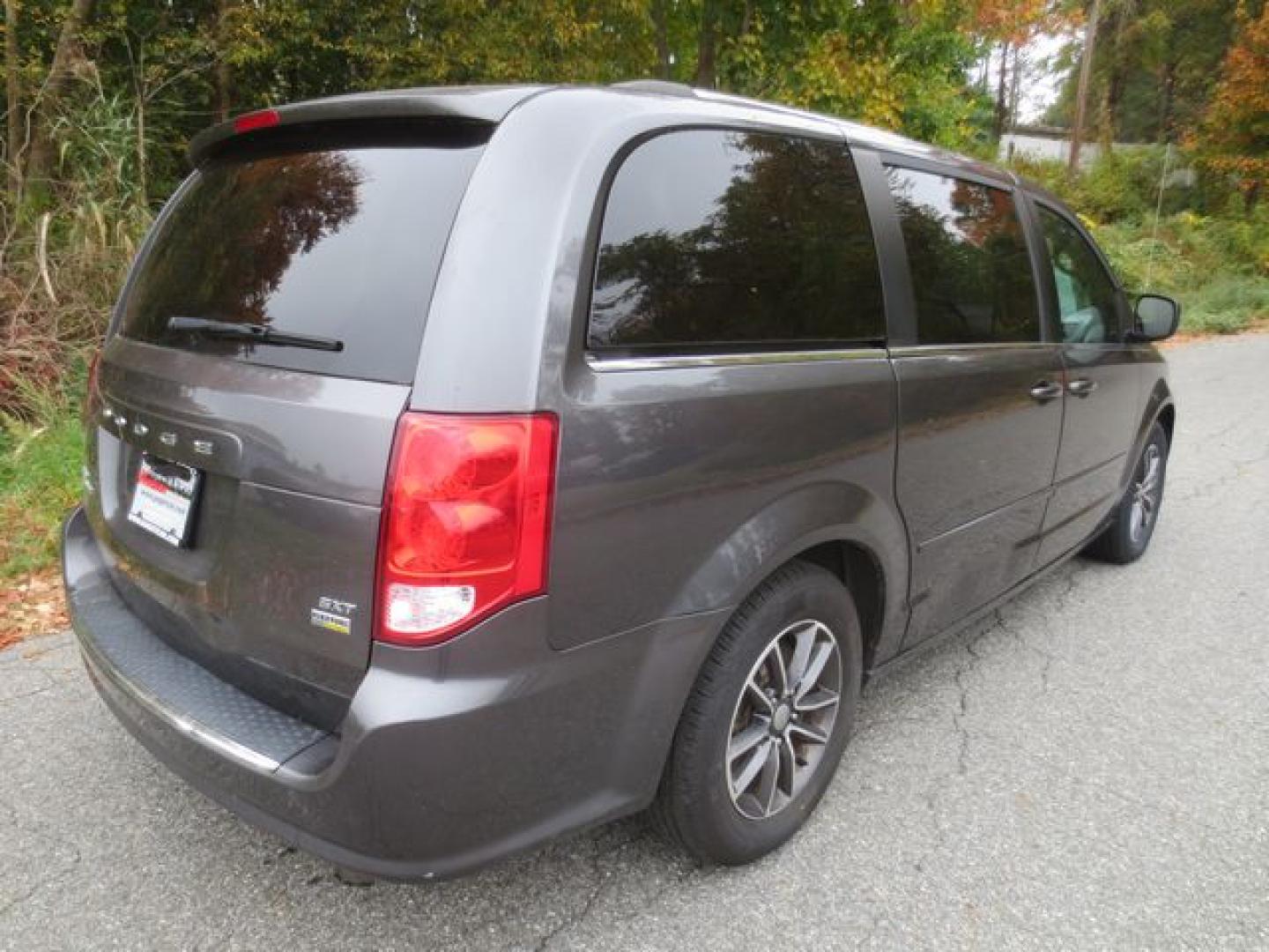 2017 Gray /Gray Dodge Grand Caravan SXT (2C4RDGCG0HR) with an 3.6L V6 DOHC 24V engine, 6A transmission, located at 270 US Route 6, Mahopac, NY, 10541, (845) 621-0895, 41.349022, -73.755280 - Photo#3