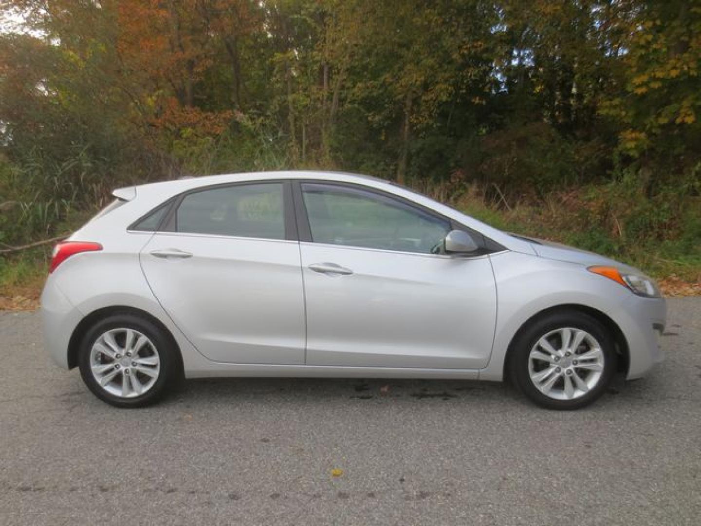 2014 Hyundai Elantra GT GT (KMHD35LH6EU) with an 2.0L L4 16V DOHC engine, 6-Speed Automatic transmission, located at 270 US Route 6, Mahopac, NY, 10541, (845) 621-0895, 41.349022, -73.755280 - Photo#9