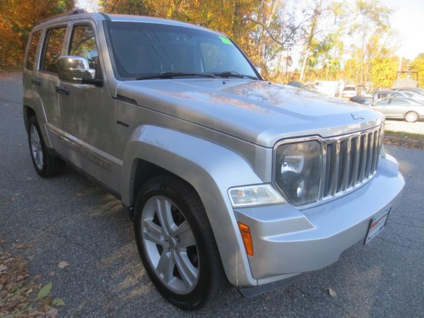 2011 Silver /Gray Jeep Liberty Sport JET (1J4PN2GK4BW) with an 3.7L V6 SOHC 12V engine, 4-Speed Automatic transmission, located at 270 US Route 6, Mahopac, NY, 10541, (845) 621-0895, 41.349022, -73.755280 - Photo#1