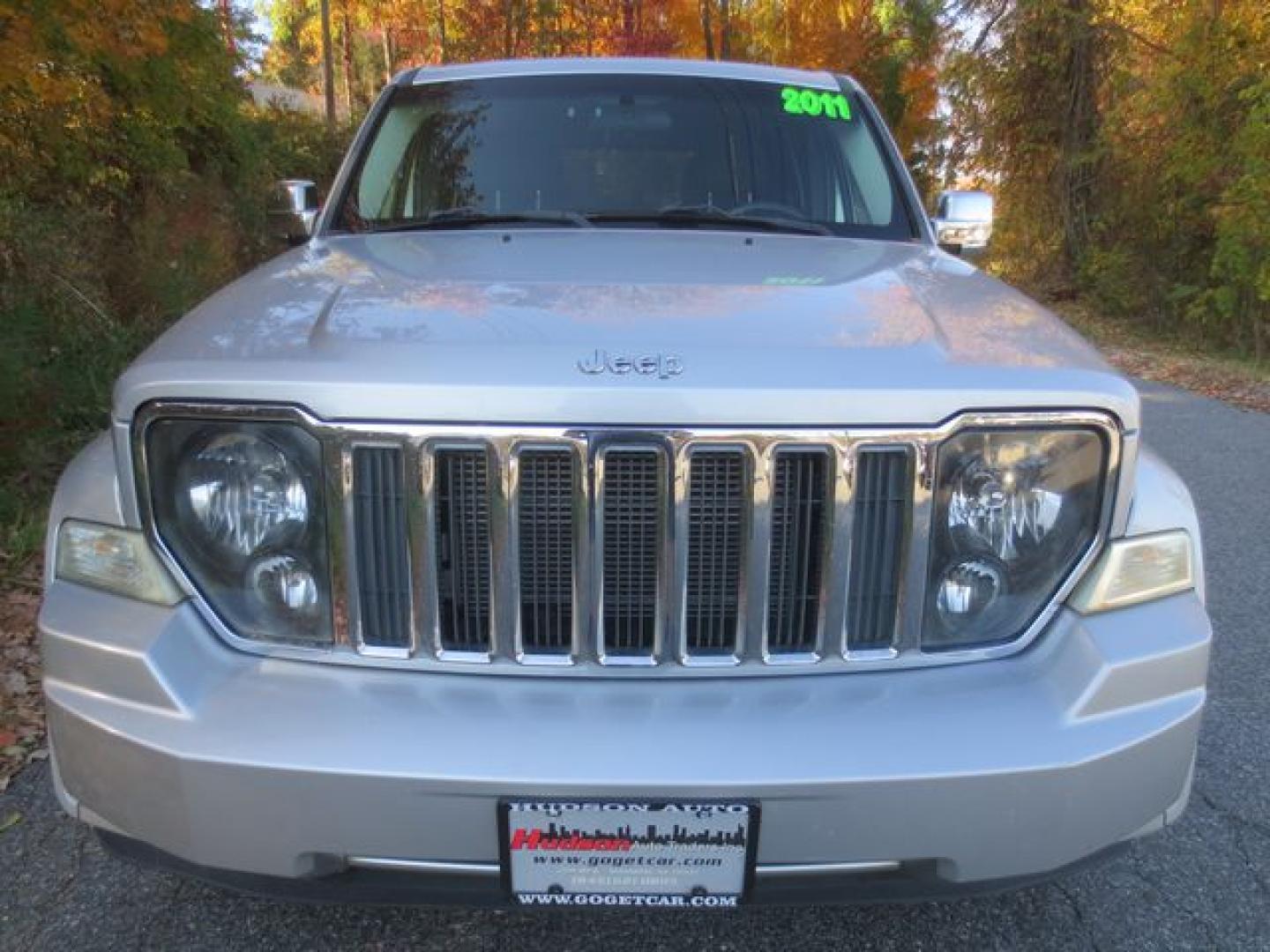 2011 Silver /Gray Jeep Liberty Sport JET (1J4PN2GK4BW) with an 3.7L V6 SOHC 12V engine, 4-Speed Automatic transmission, located at 270 US Route 6, Mahopac, NY, 10541, (845) 621-0895, 41.349022, -73.755280 - Photo#2